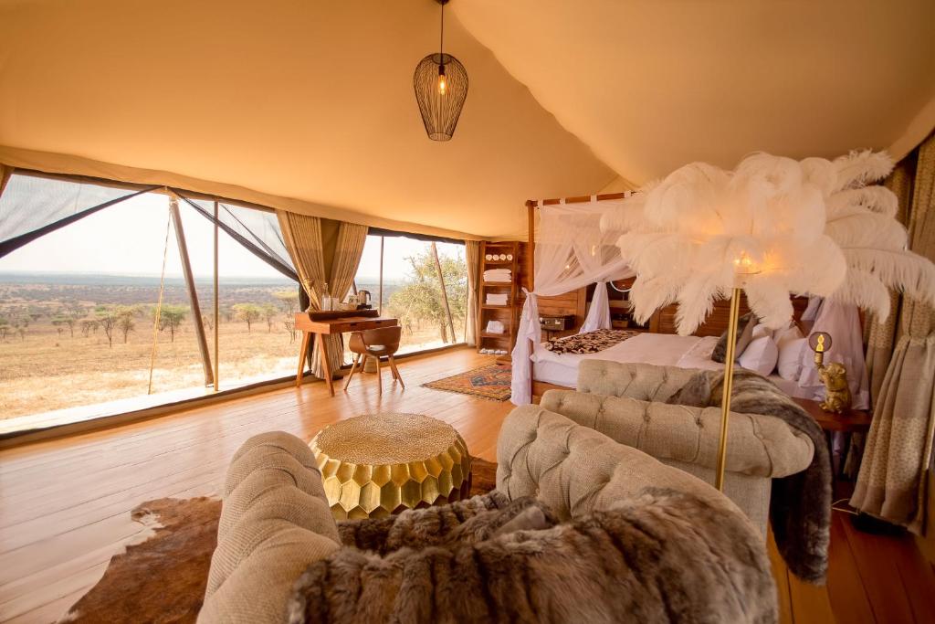 Luxury camps for your accommodation 13 days Kenya Tanzania safari