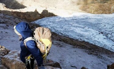 climbers climbing Mount Kenya 3 days Mt Kenya sirimon